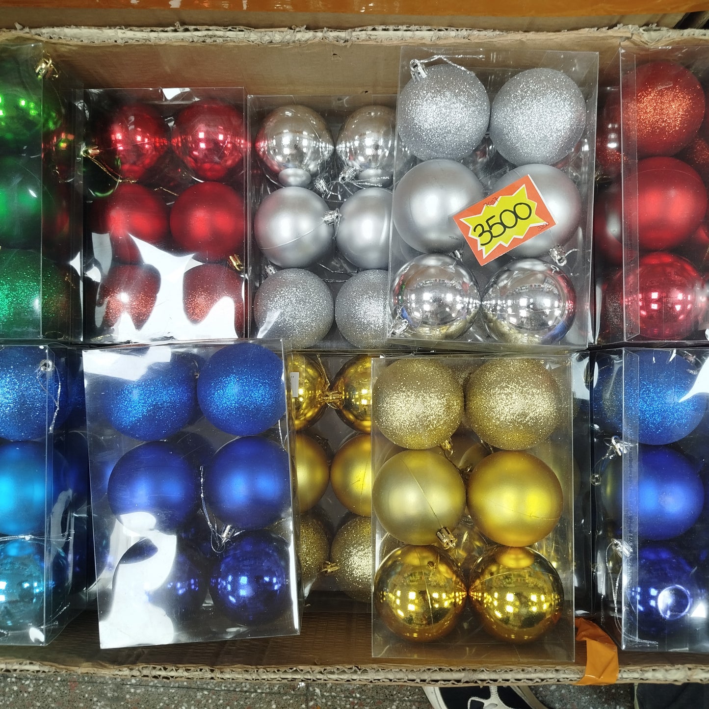 Cajita De 6 PCS Bolas Navideñas Con 6CM De Un Color GH7057