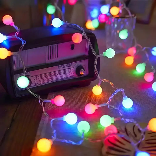 Guirnalda 28 Luces Led Navideña Bolita 3M Multicolor Enchufe C-91025